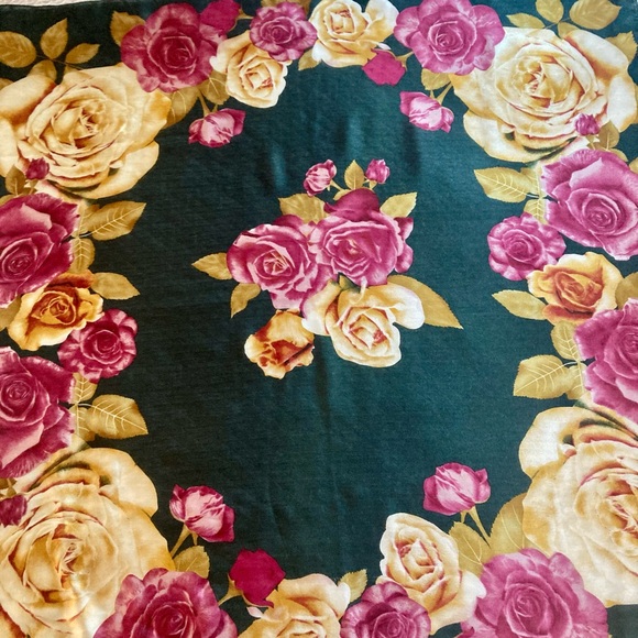 ANNE KLEIN vintage large silk scarf - Picture 11 of 13